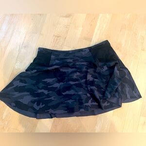 Athleta Ace Camo Print Tennis Skort Skirt Size Large